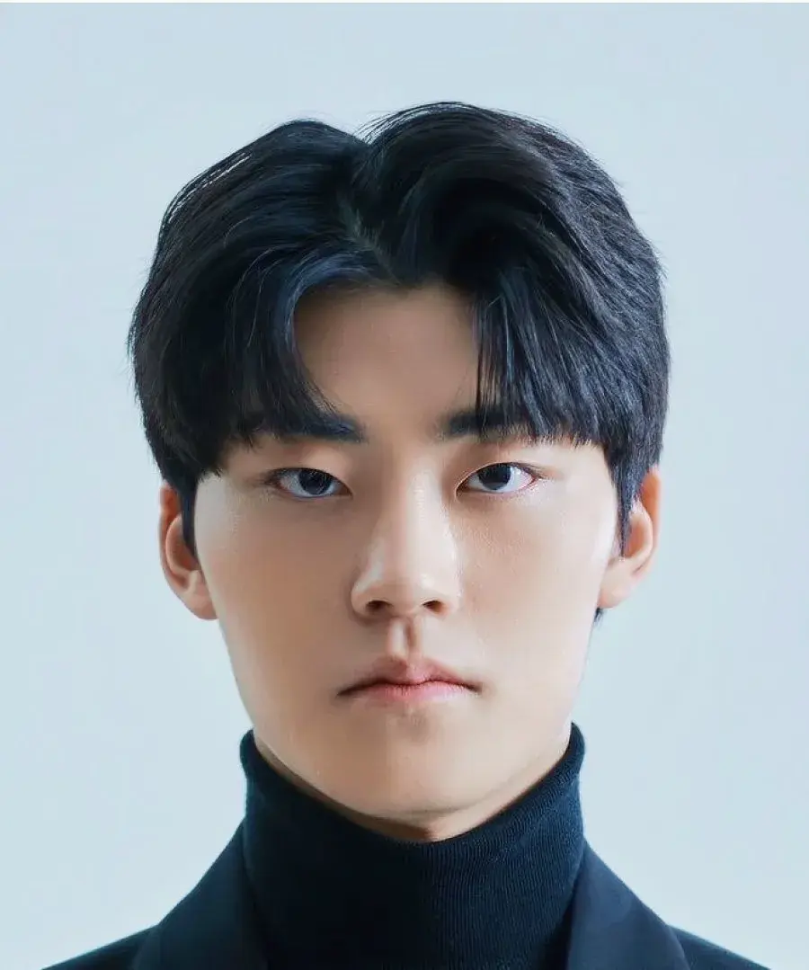 بیوگرافی Lee Yoo Jin