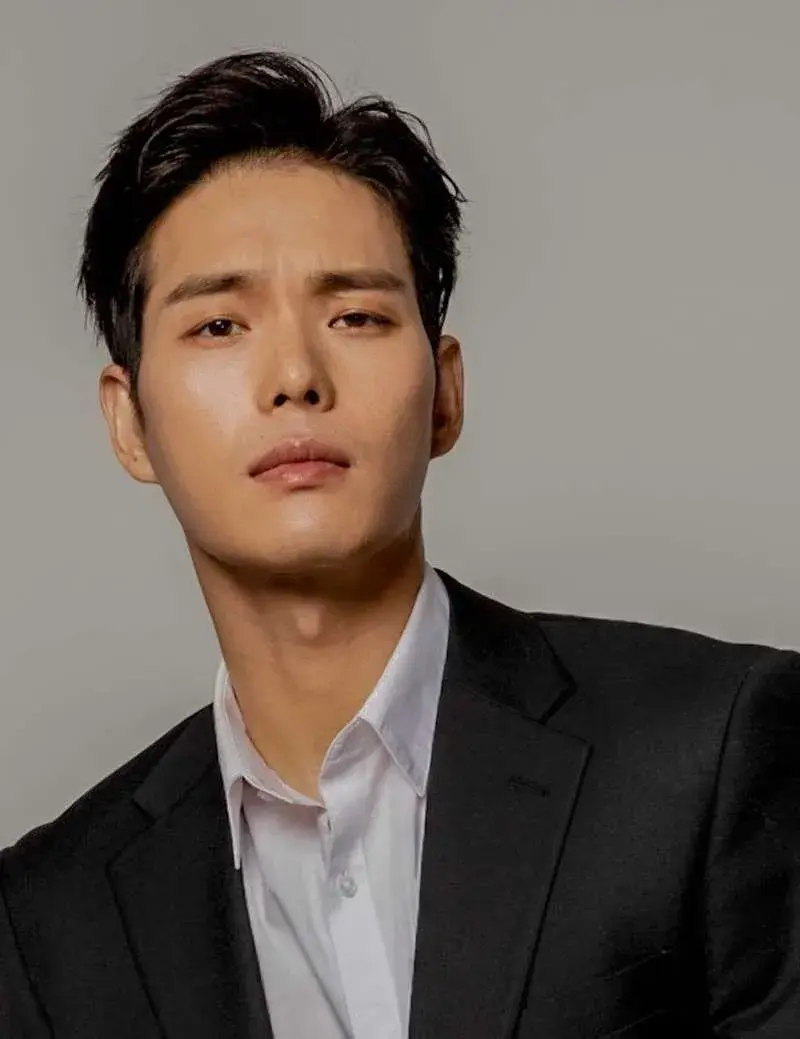 بیوگرافی Kang Seok Chul