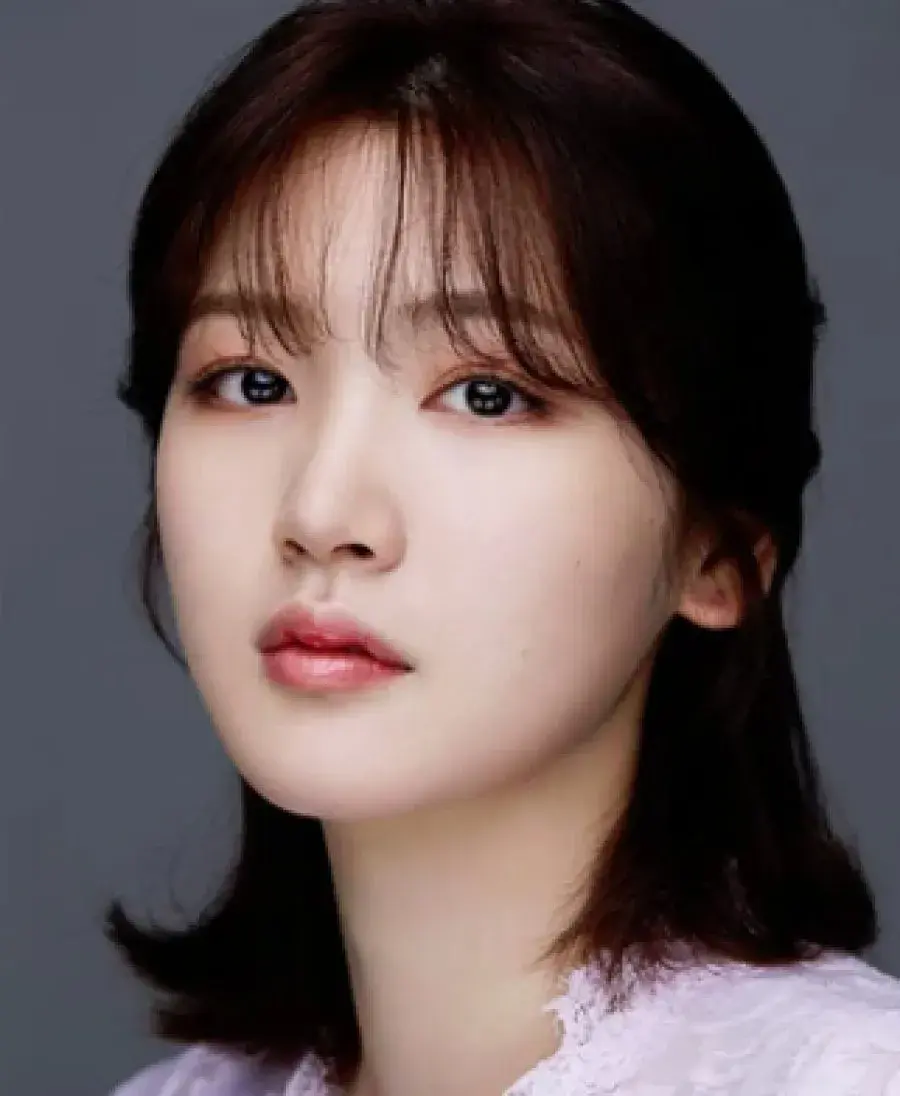 بیوگرافی Ahn Chae Yeon