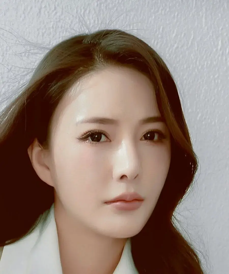 بیوگرافی Pan Yan Fei
