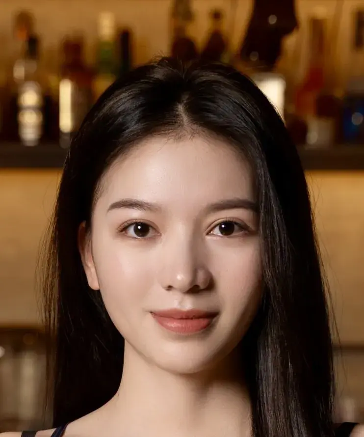 بیوگرافی Zhang Yi Wo