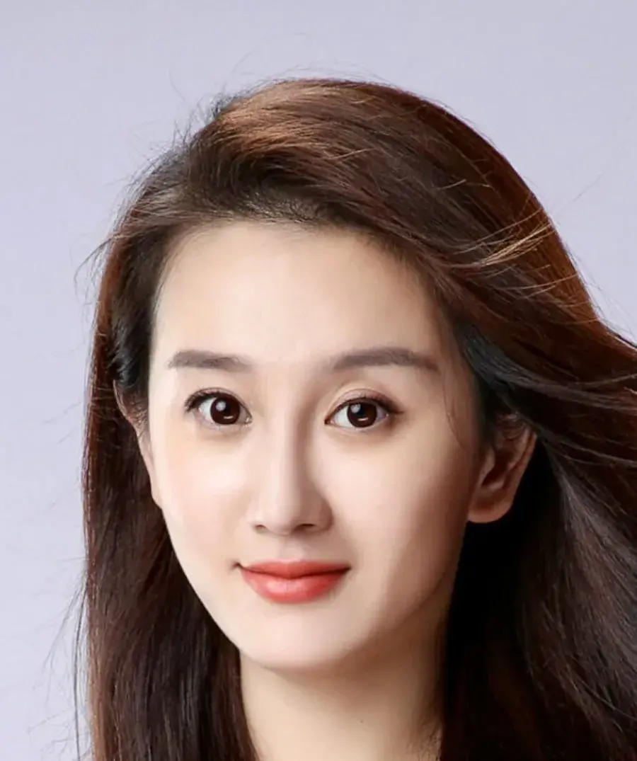 بیوگرافی Li Mu Zi