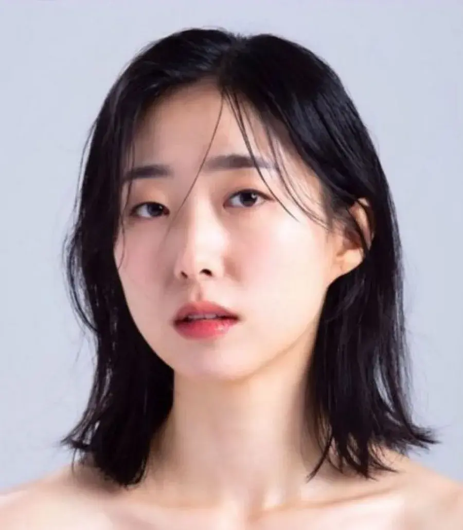 بیوگرافی Ha Shi Yeon