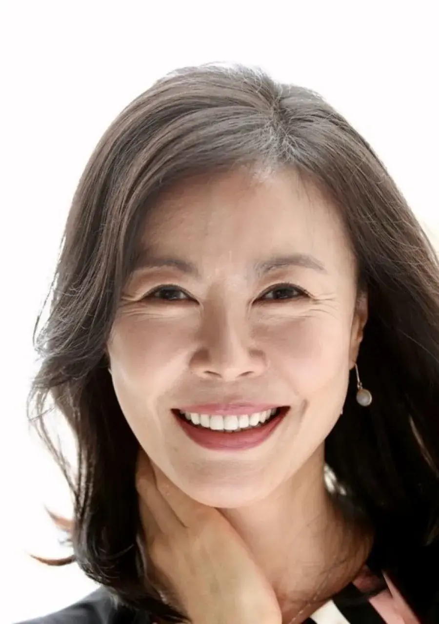 بیوگرافی Jin Hee Kyung