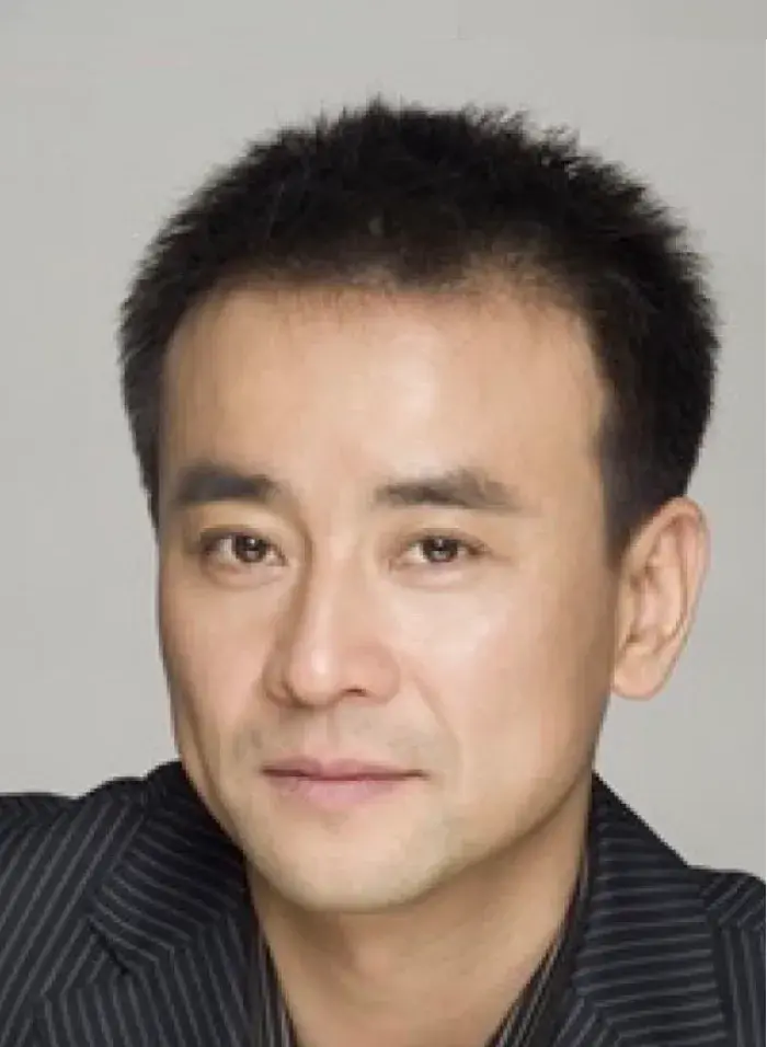 بیوگرافی Luo Gang