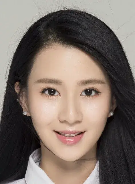 بیوگرافی Liu Ying Lun