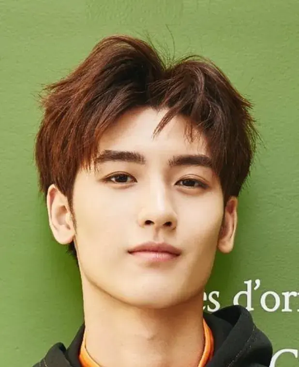 بیوگرافی Huang Jun Jie