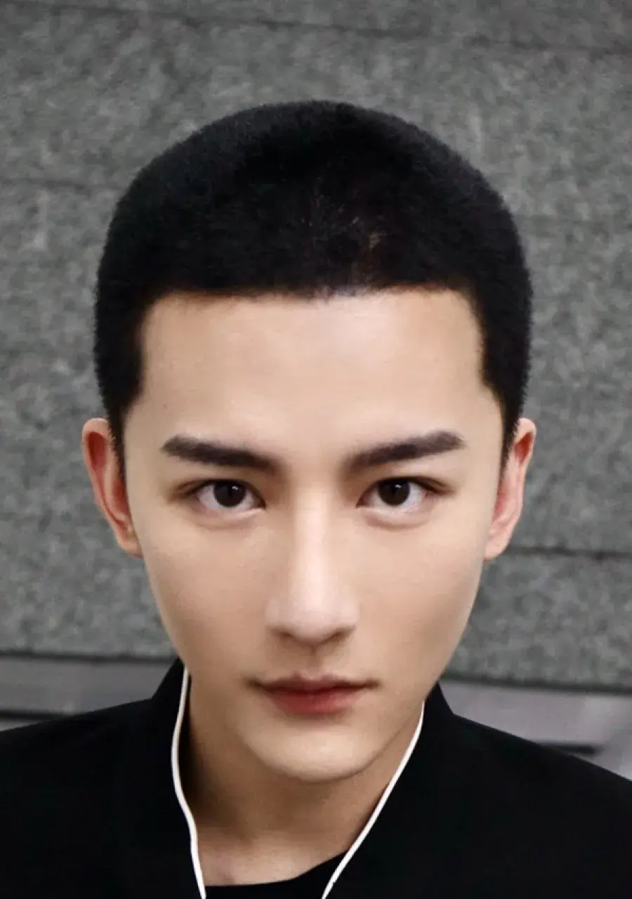 بیوگرافی Lu Zhuo