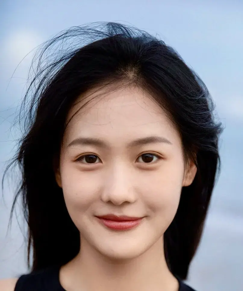 بیوگرافی Zhang Xin Yi