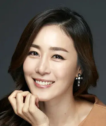 بیوگرافی Moon Jung Hee