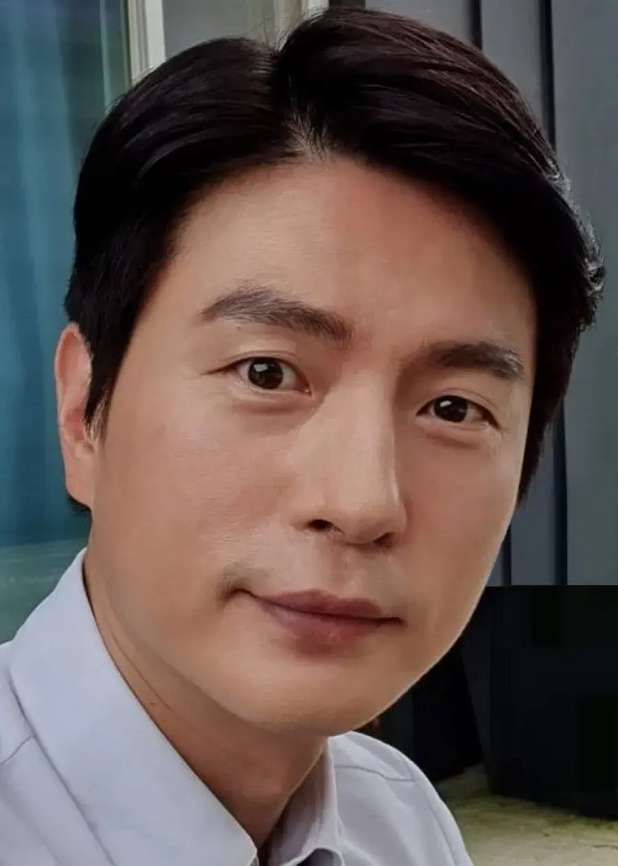 بیوگرافی Lee Dong Kyu