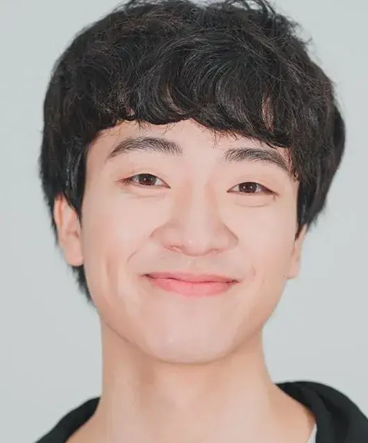 بیوگرافی Ahn Ji Hwan