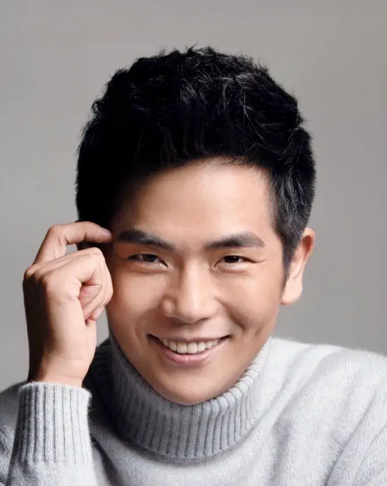 بیوگرافی Zhang Xiao Long