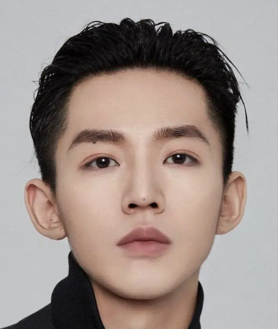 بیوگرافی Deng Wei