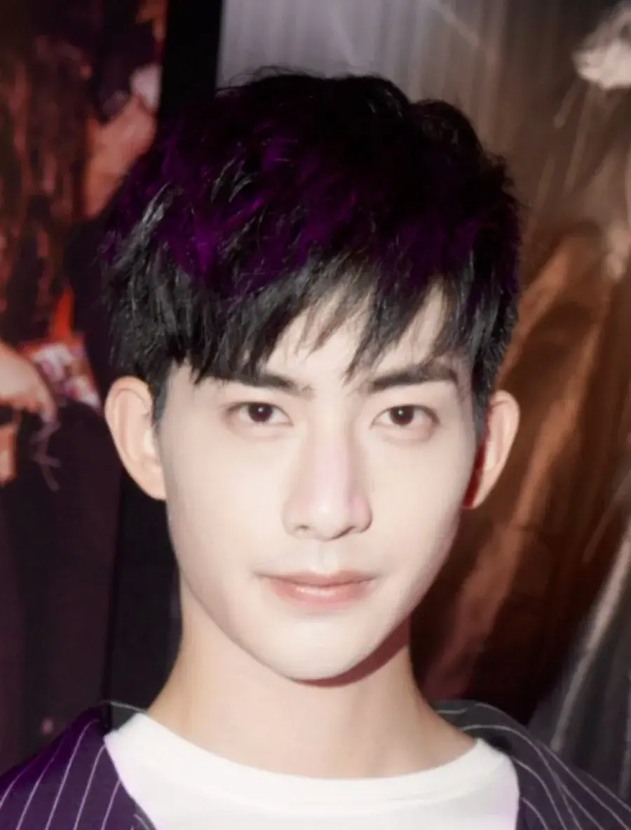 بیوگرافی Qu Hao Jun