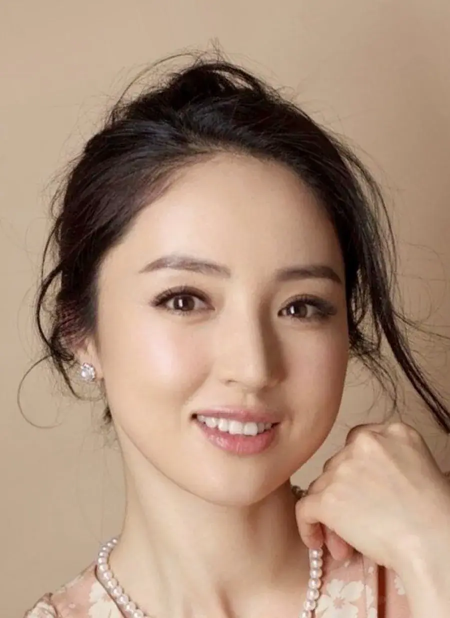 بیوگرافی Dong Xuan