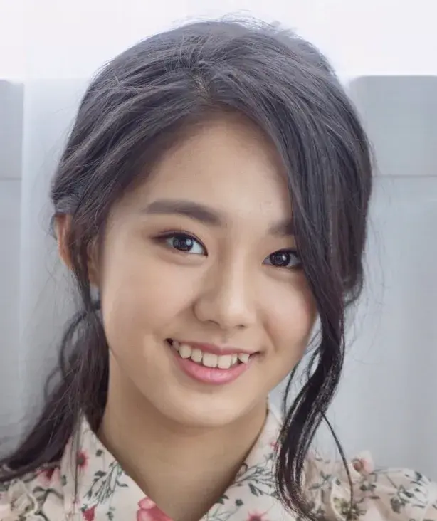 بیوگرافی Lee Seo Yeon