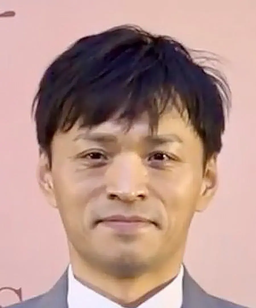 بیوگرافی Jin Yong Wook