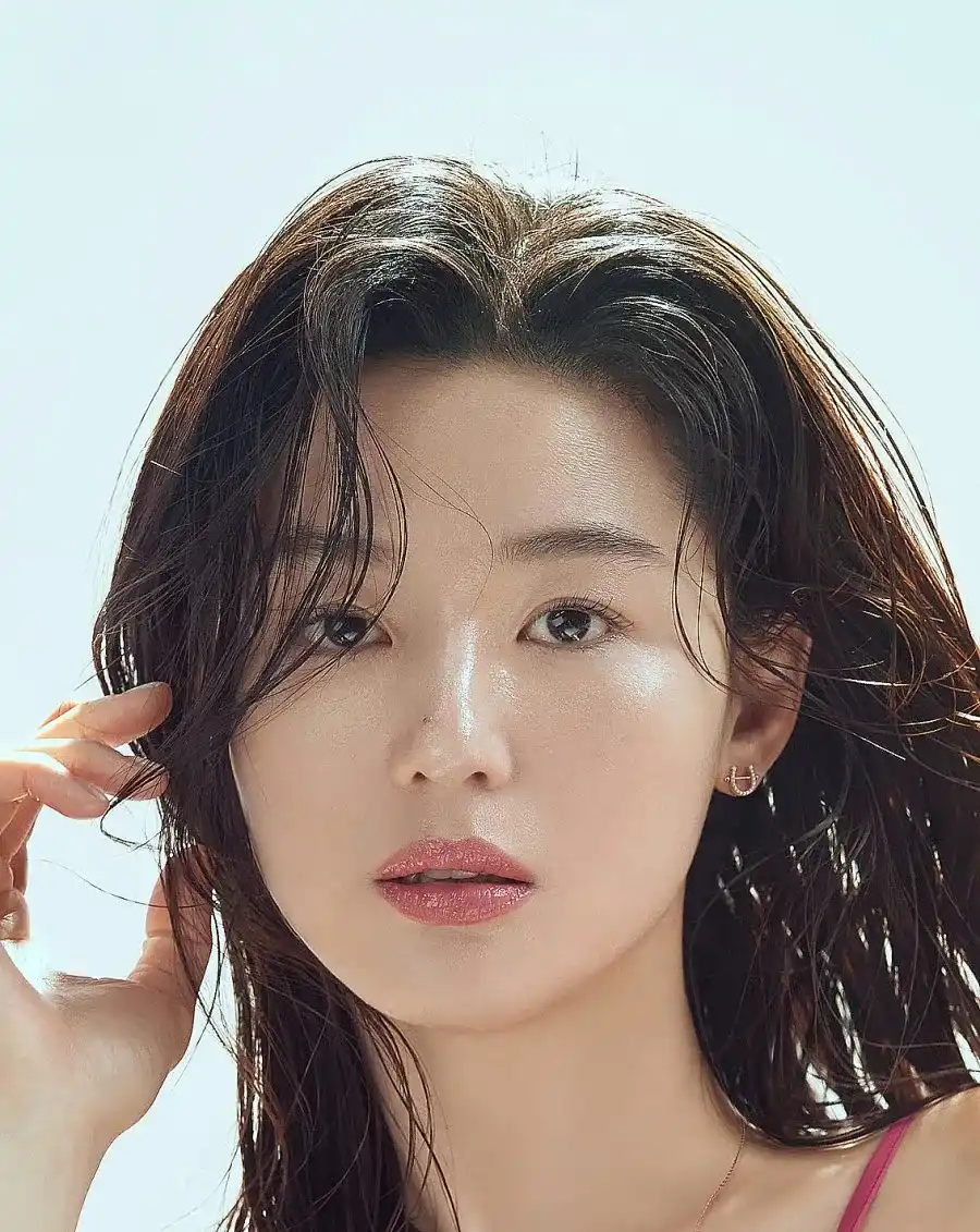 بیوگرافی Jun Ji Hyun