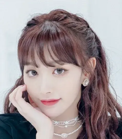 بیوگرافی Kong Xue Er