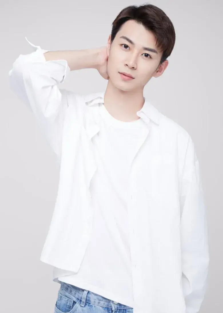 بیوگرافی Wang Zhuo-Da