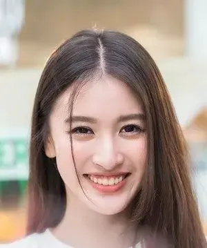 بیوگرافی Jeenprasom Benyapa