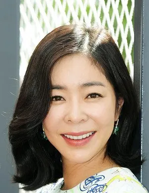 Lee Hye Young 