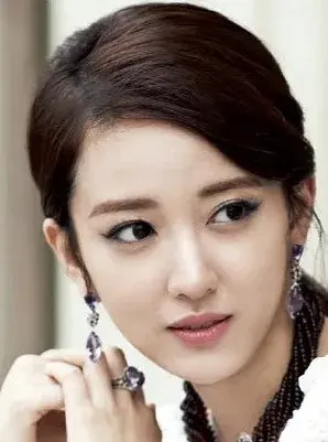 بیوگرافی Lee Se Eun