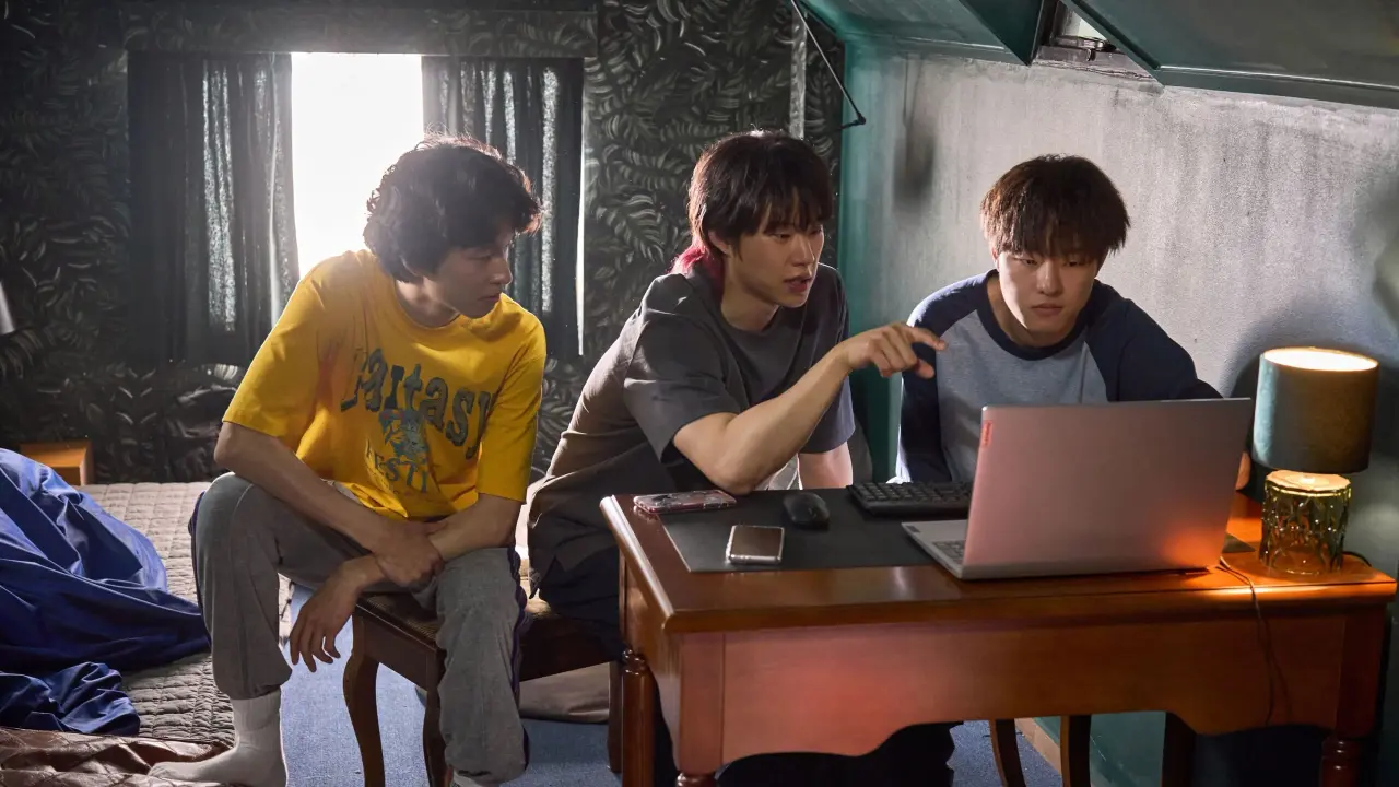 کارخانه ترولسازی با زیرنویس فارسی