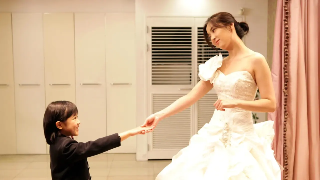 لباس عروسی با زیرنویس فارسی