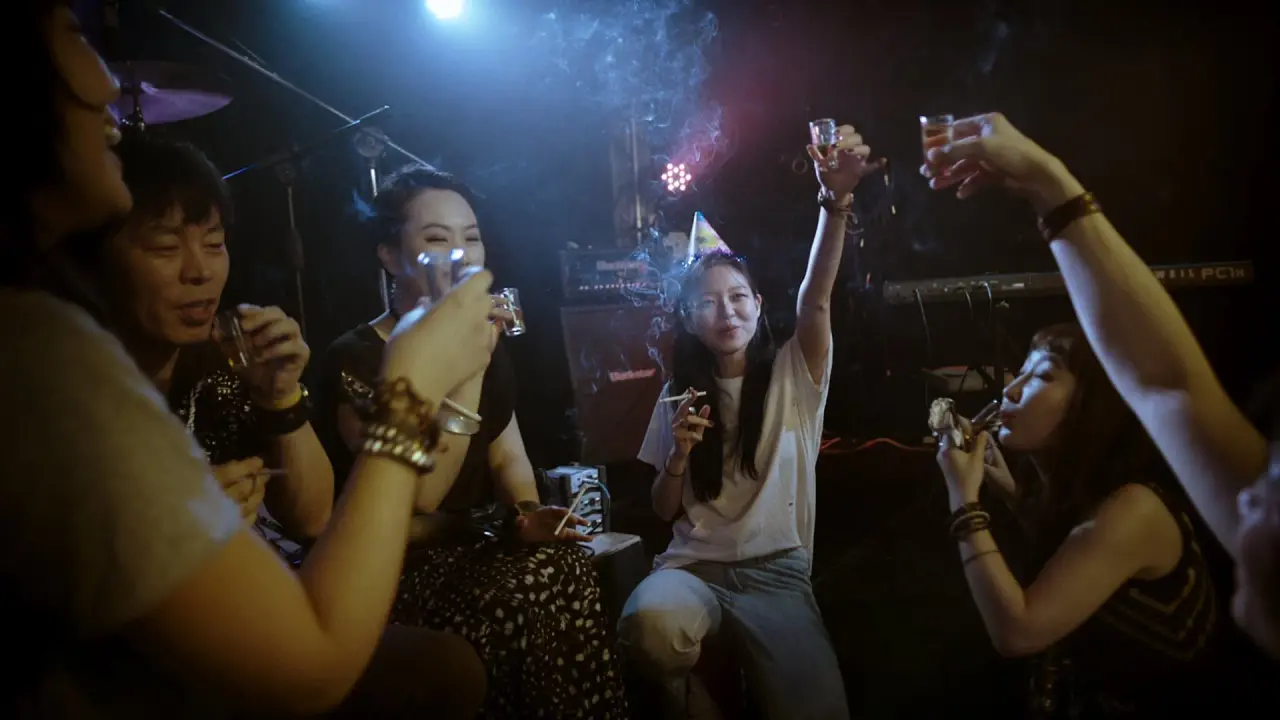 ریزگرد با زیرنویس فارسی