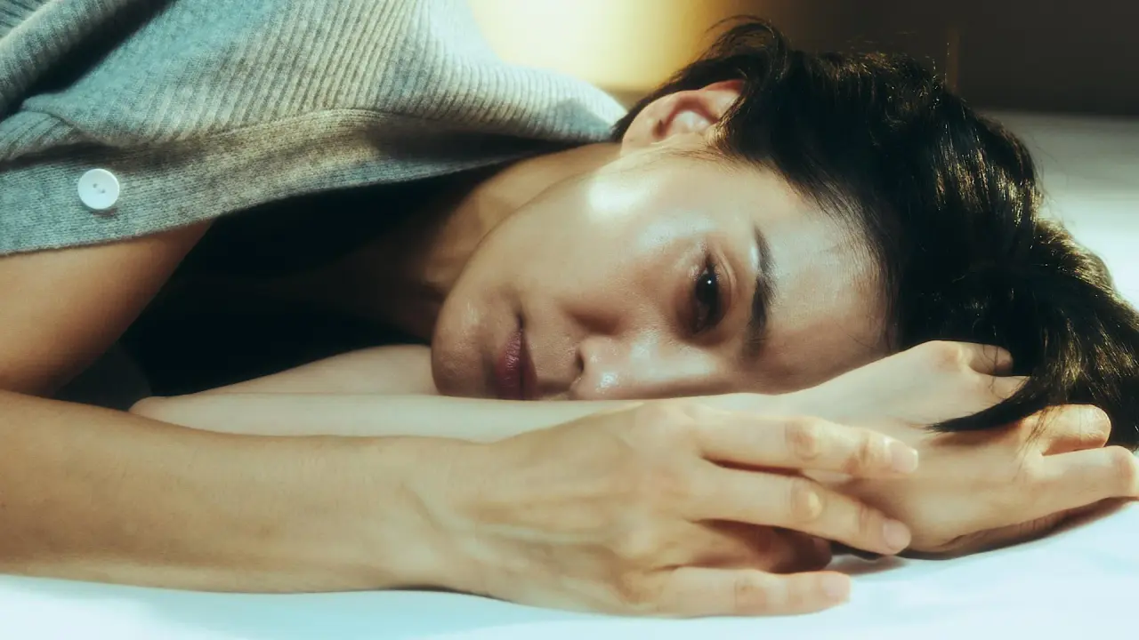 ماه رنگ پریده با زیرنویس فارسی